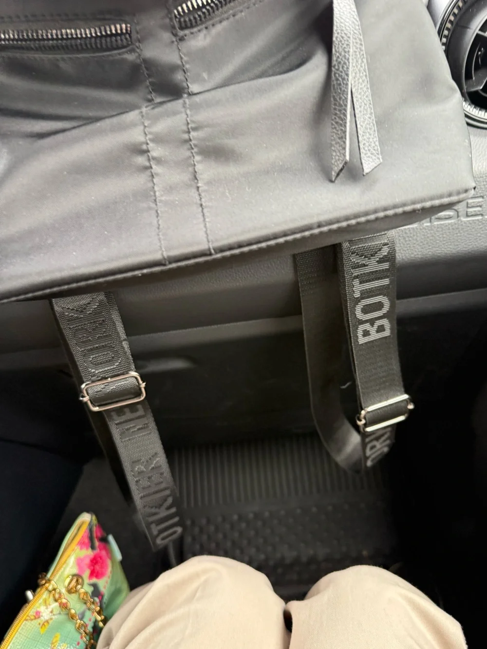 Botkier compact black